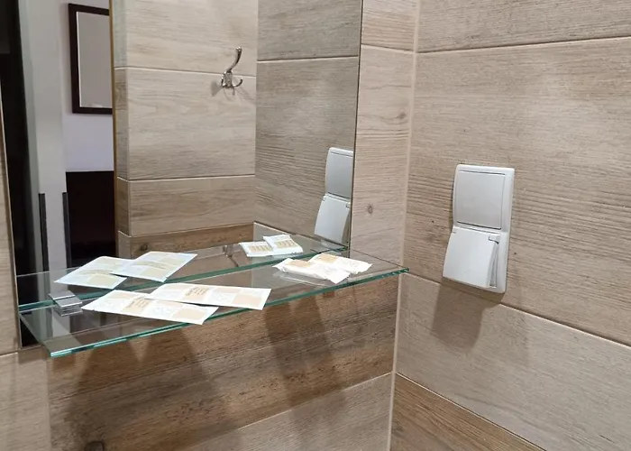 فندق مبيت وإفطار Gambit Cieszyn 24h تشيشين