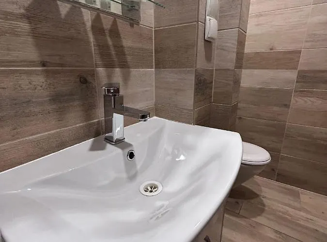 فندق مبيت وإفطار Gambit Cieszyn 24h 3*